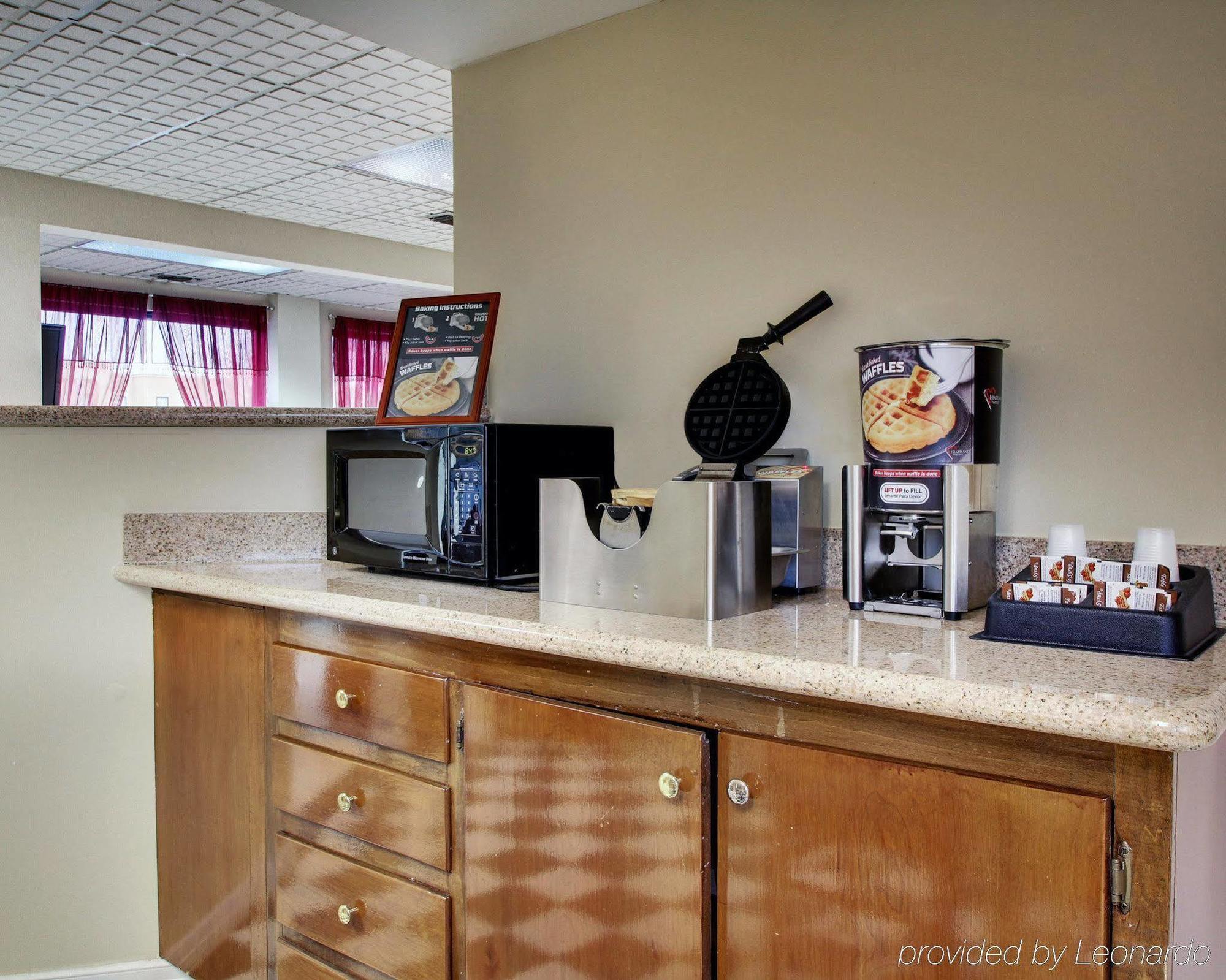 Econo Lodge Laurel Buitenkant foto